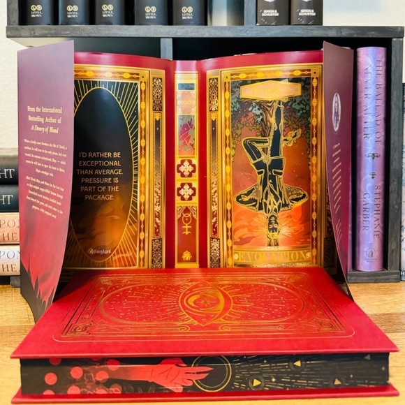 Fairyloot Exclusive Signed Edition Evocation by S.T. Gibson - Picture 12 of 13